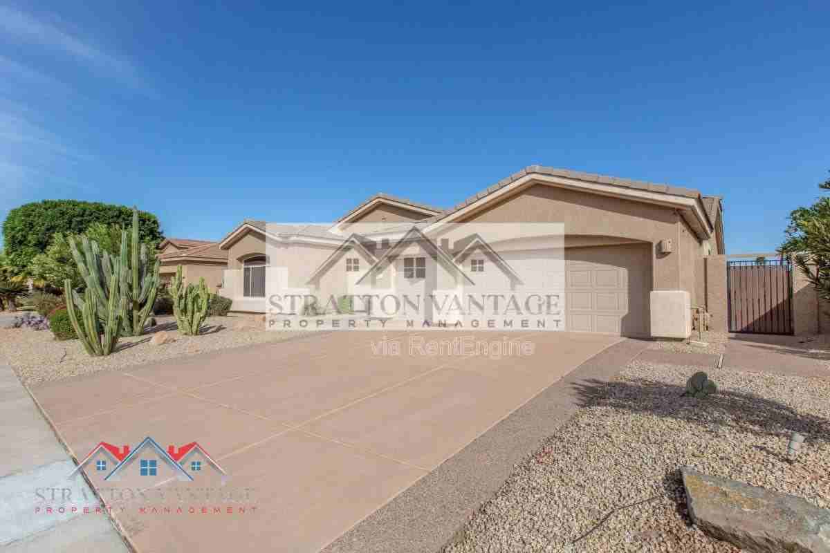 13458 W Coronado Rd - Photo 2 of 10