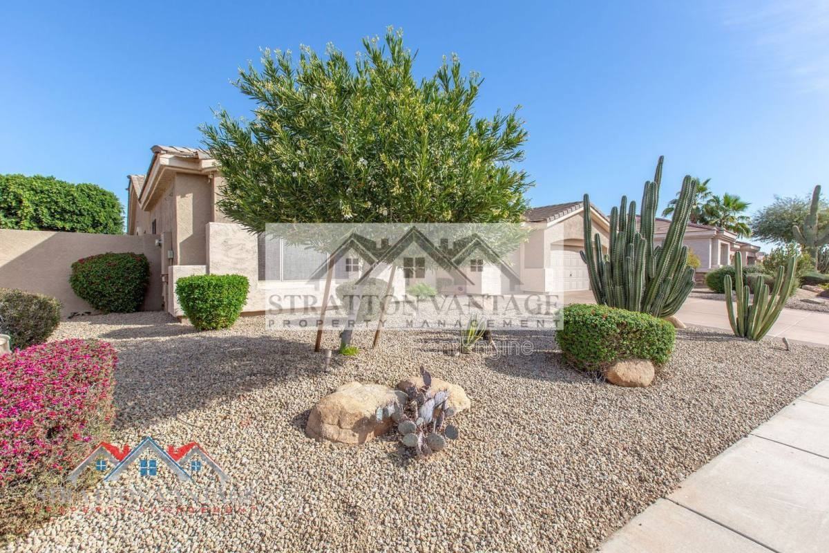 13458 W Coronado Rd - Photo 3 of 10