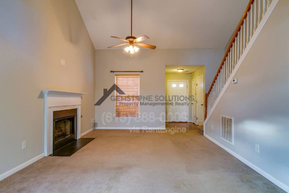 2012 Mccrory Pl - Photo 3 of 10