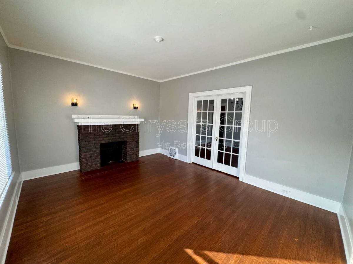 222 W Campbell St - Photo 3 of 10