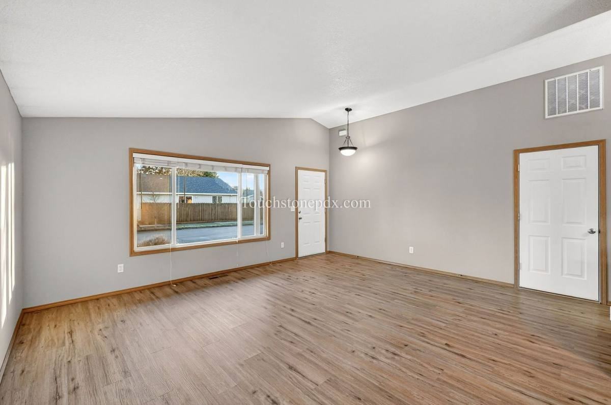 471 Nw 24th St - Photo 2 of 10