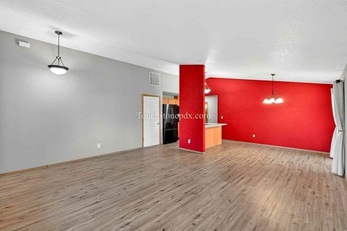 471 Nw 24th St - Photo 3 of 10