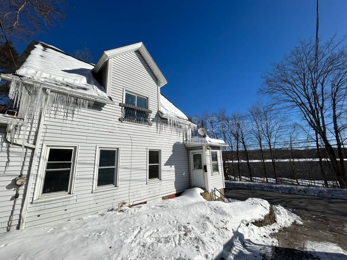 314 Norwich Ave - Photo 2 of 10