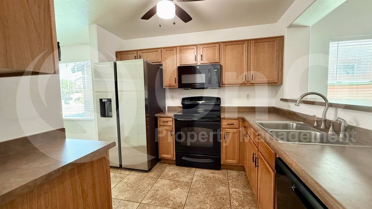 1383 E Mayfield Dr - Photo 3 of 10