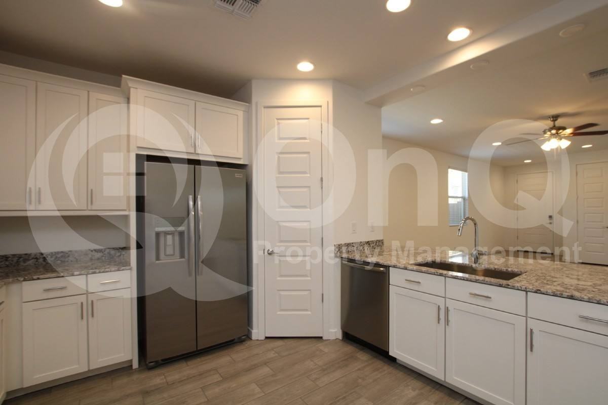 2630 W Hidalgo Ave - Photo 3 of 10