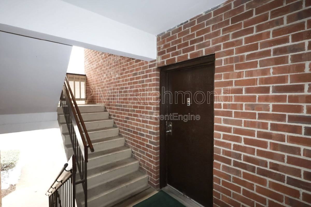 2113 Turtle Run Dr #5 - Photo 2 of 10