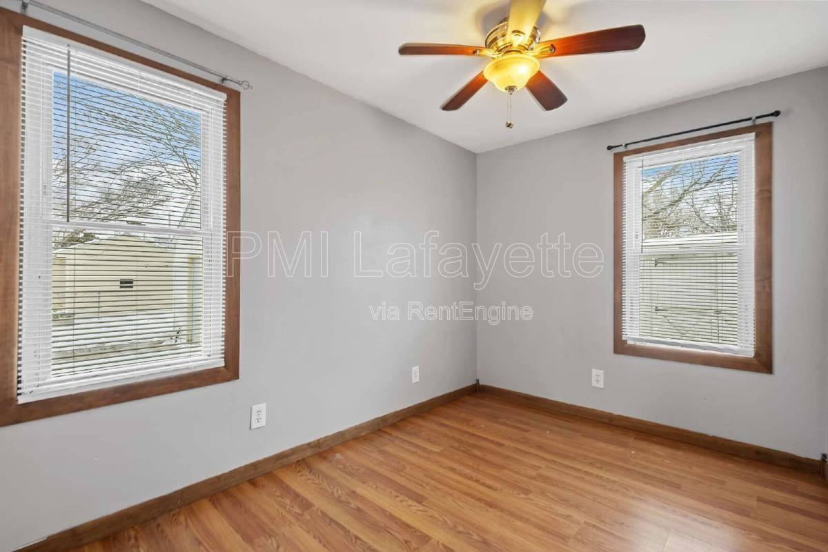 2115 Perrine St - Photo 2 of 10