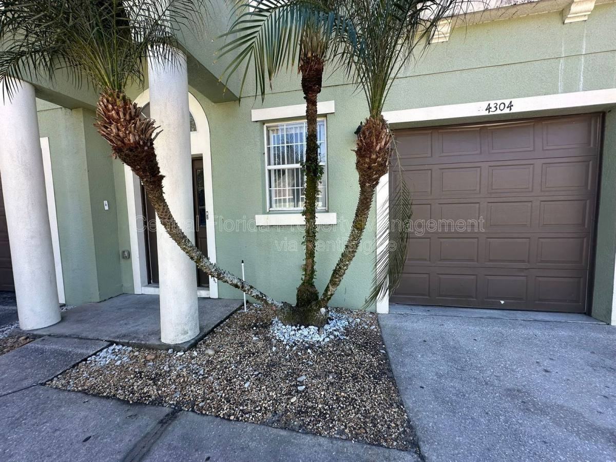 4304 Paradise Cove Ct - Photo 3 of 10