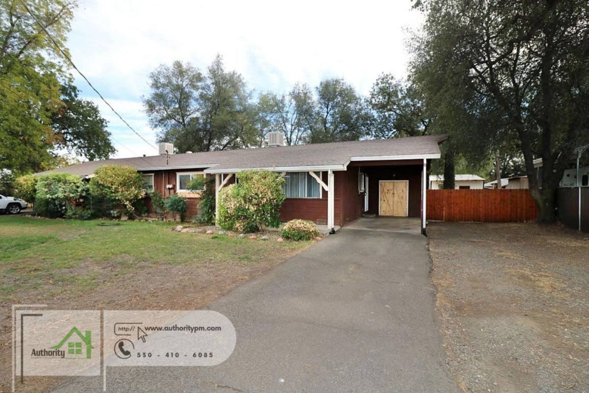 20877 2nd St - Photo 2 of 10