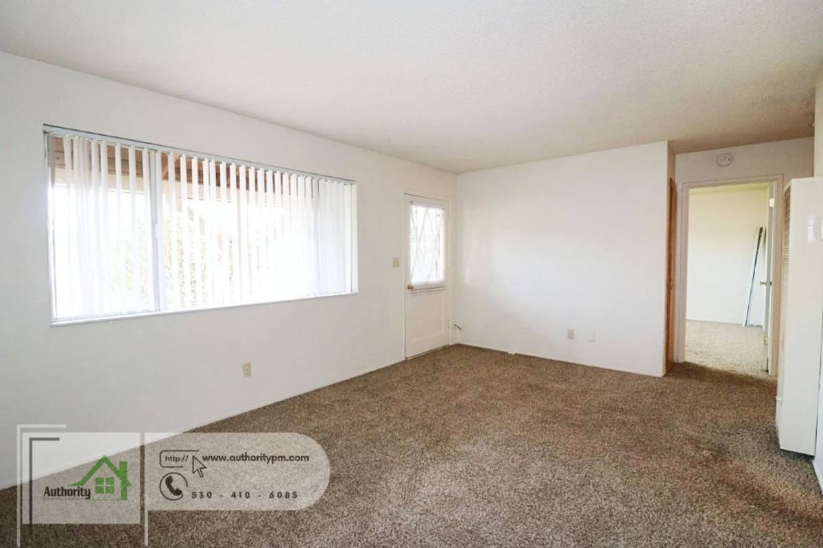 20877 2nd St - Photo 5 of 10