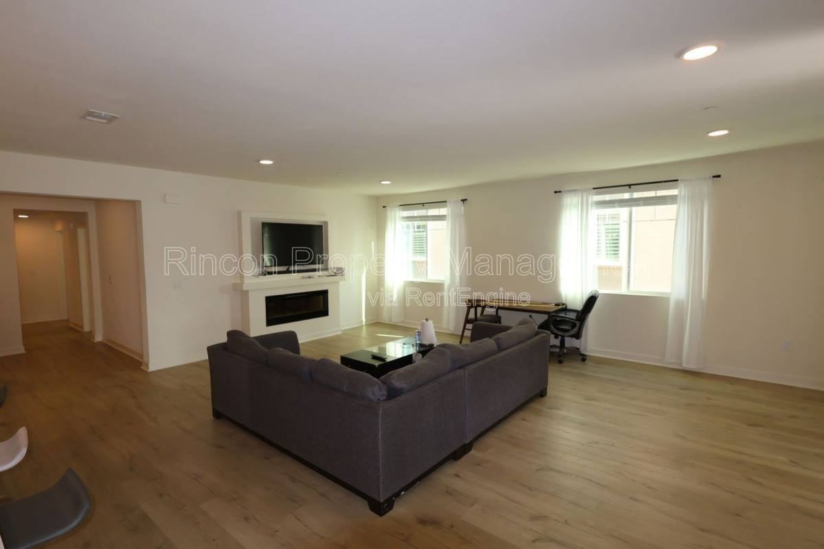 2850 Wagon Wheel Rd #304 - Photo 2 of 10