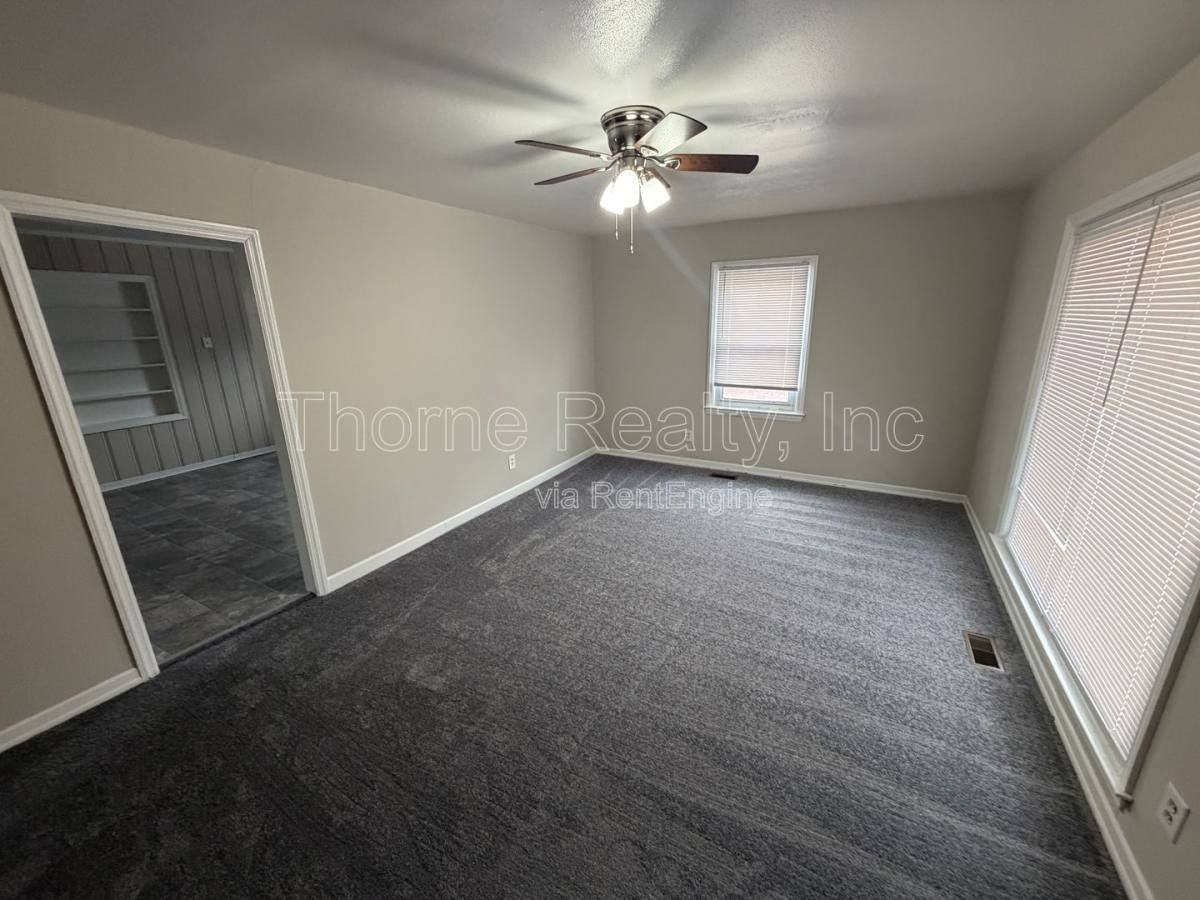 1113 S Cambridge Cir - Photo 2 of 10