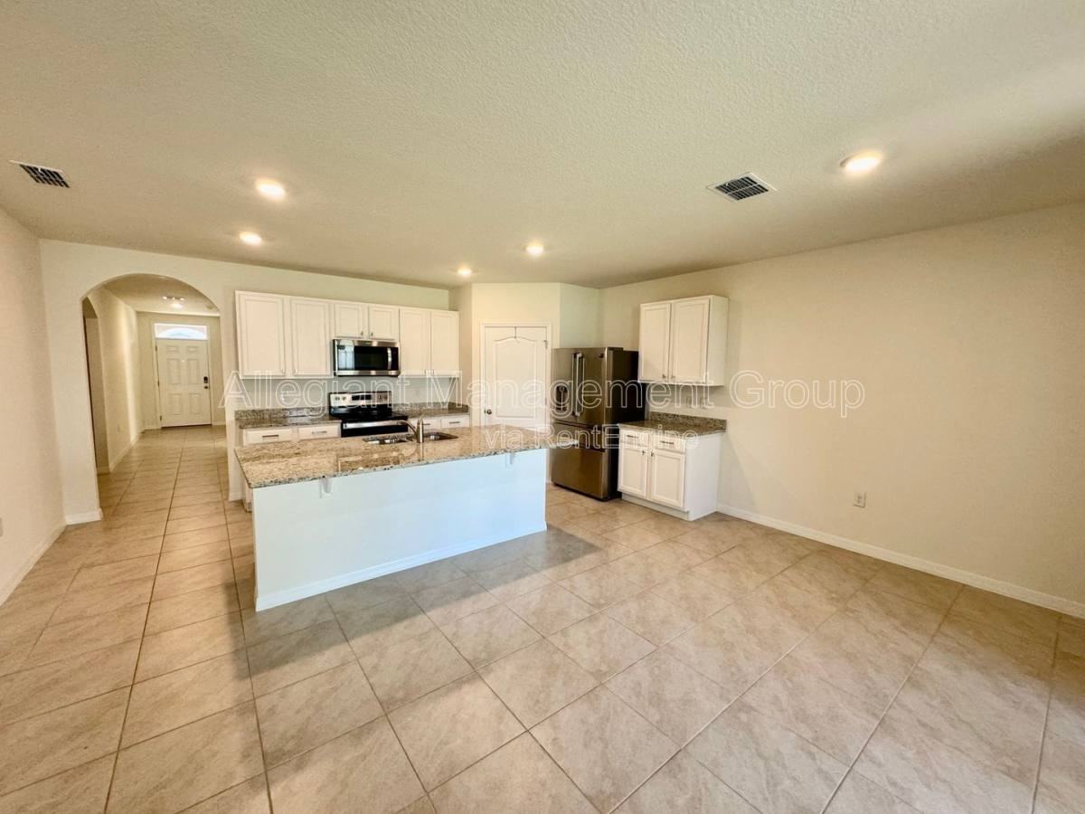 5371 Pine Lilly Dr - Photo 3 of 10