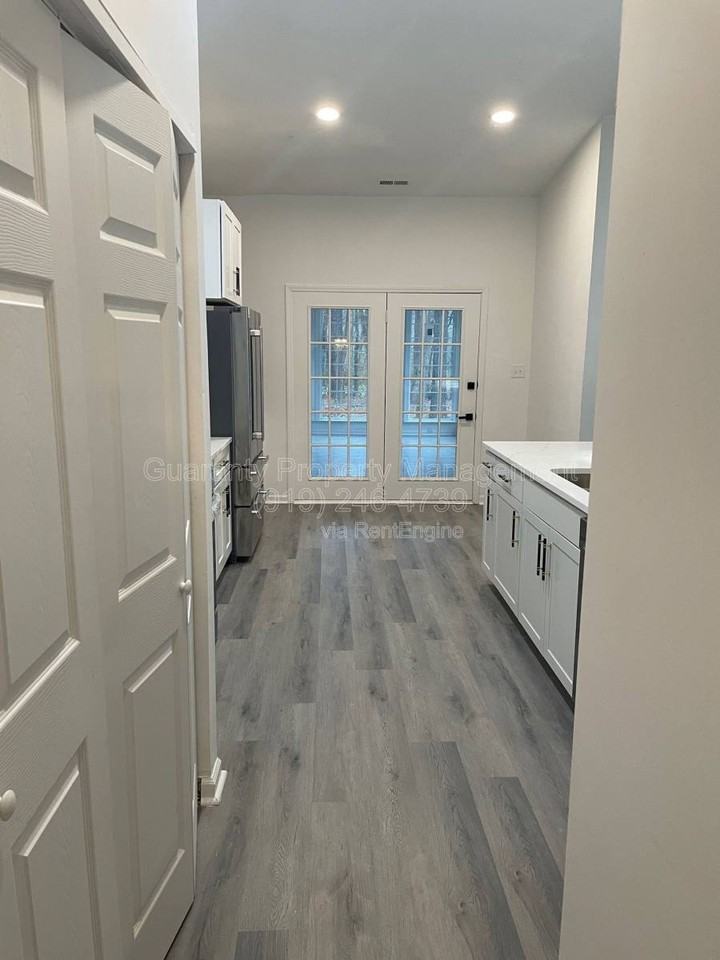 8029 Mcguire Dr - Photo 4 of 10