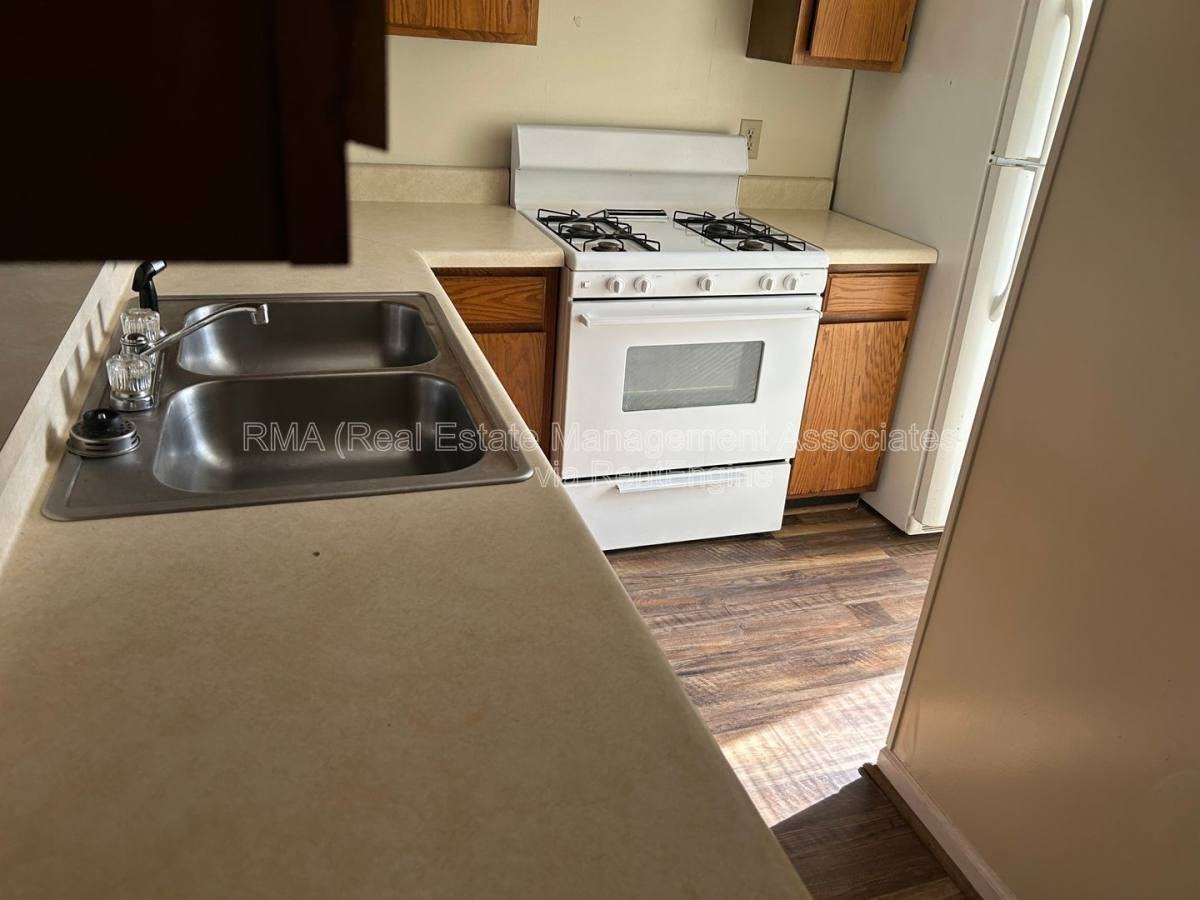 108 Westwind Ct - Photo 2 of 6