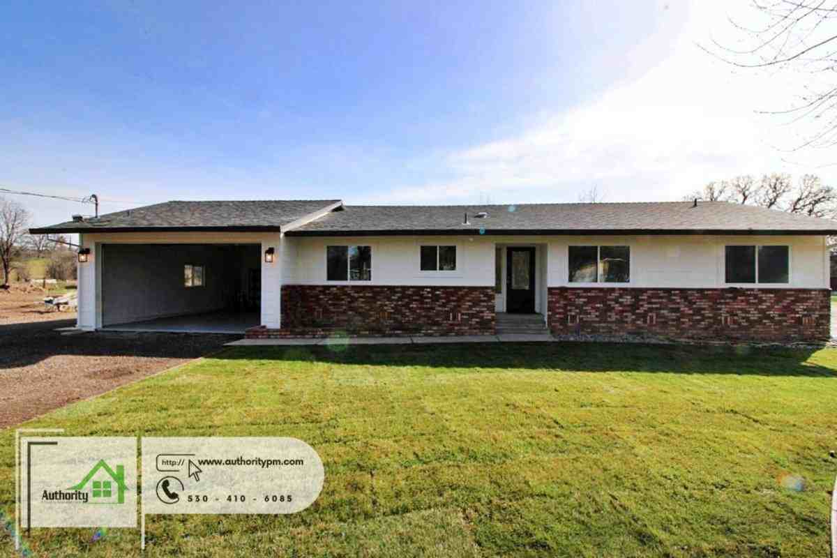 9905 Merryhill Ln - Photo 2 of 10