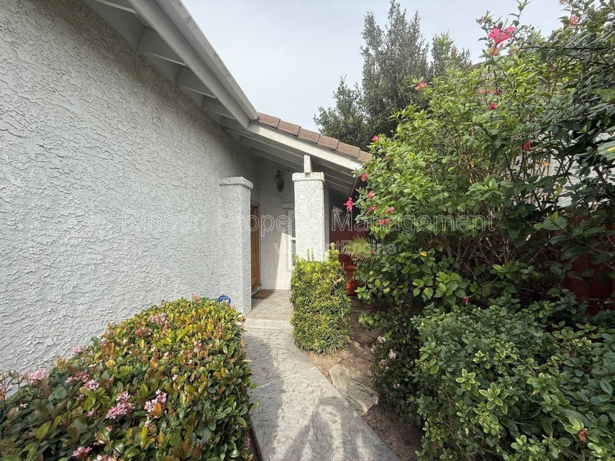 6033 Tahoe Pl - Photo 2 of 10