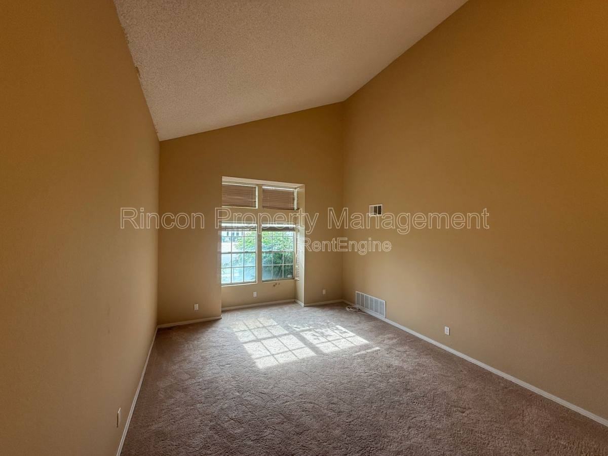 6033 Tahoe Pl - Photo 3 of 10