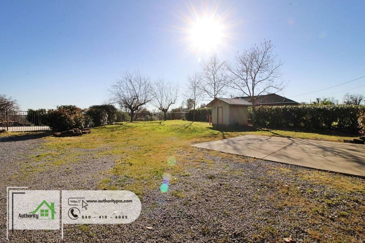 19250 Hill St - Photo 4 of 10