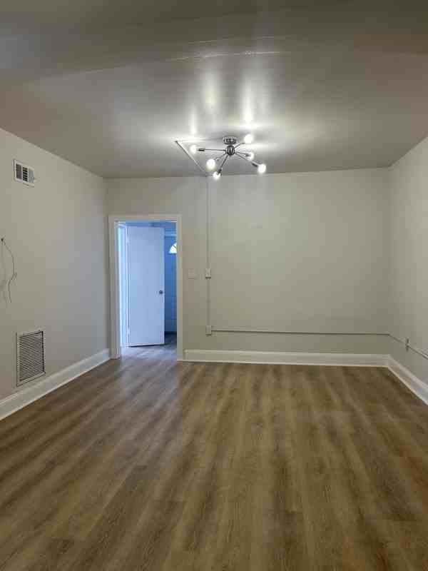 485 Nw 25th Ct - Photo 5 of 32