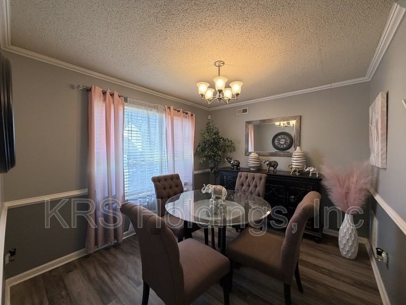 709 Emerald Ct - Photo 4 of 13