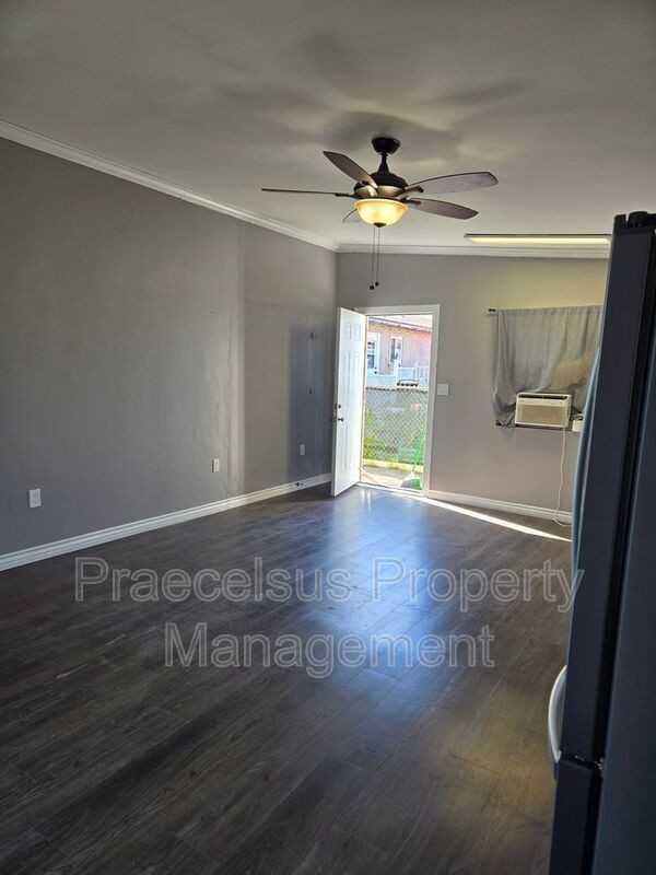 37 E J St #A - Photo 2 of 9