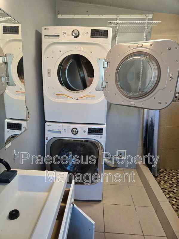 37 E J St #A - Photo 5 of 9