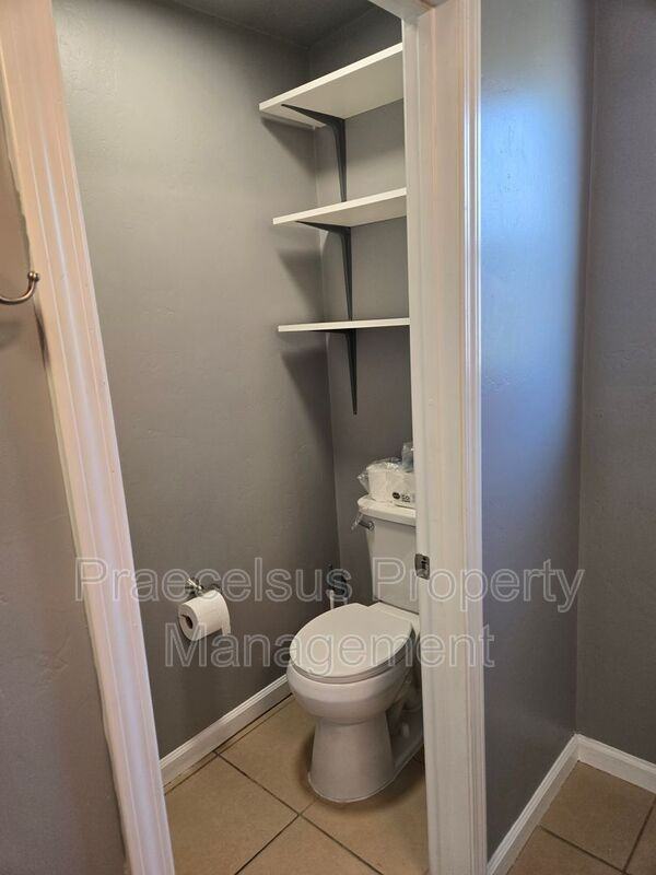 37 E J St #A - Photo 7 of 9