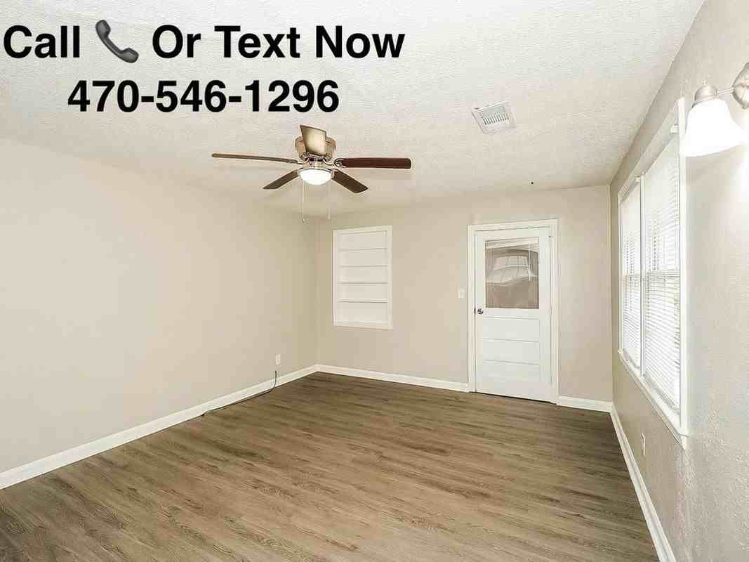 2437 Pye Ave - Photo 2 of 8