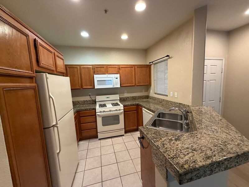 26426 Arboretum Way #802 - Photo 5 of 38