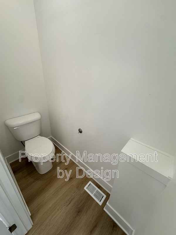 835 Se Booth Ave - Photo 7 of 17