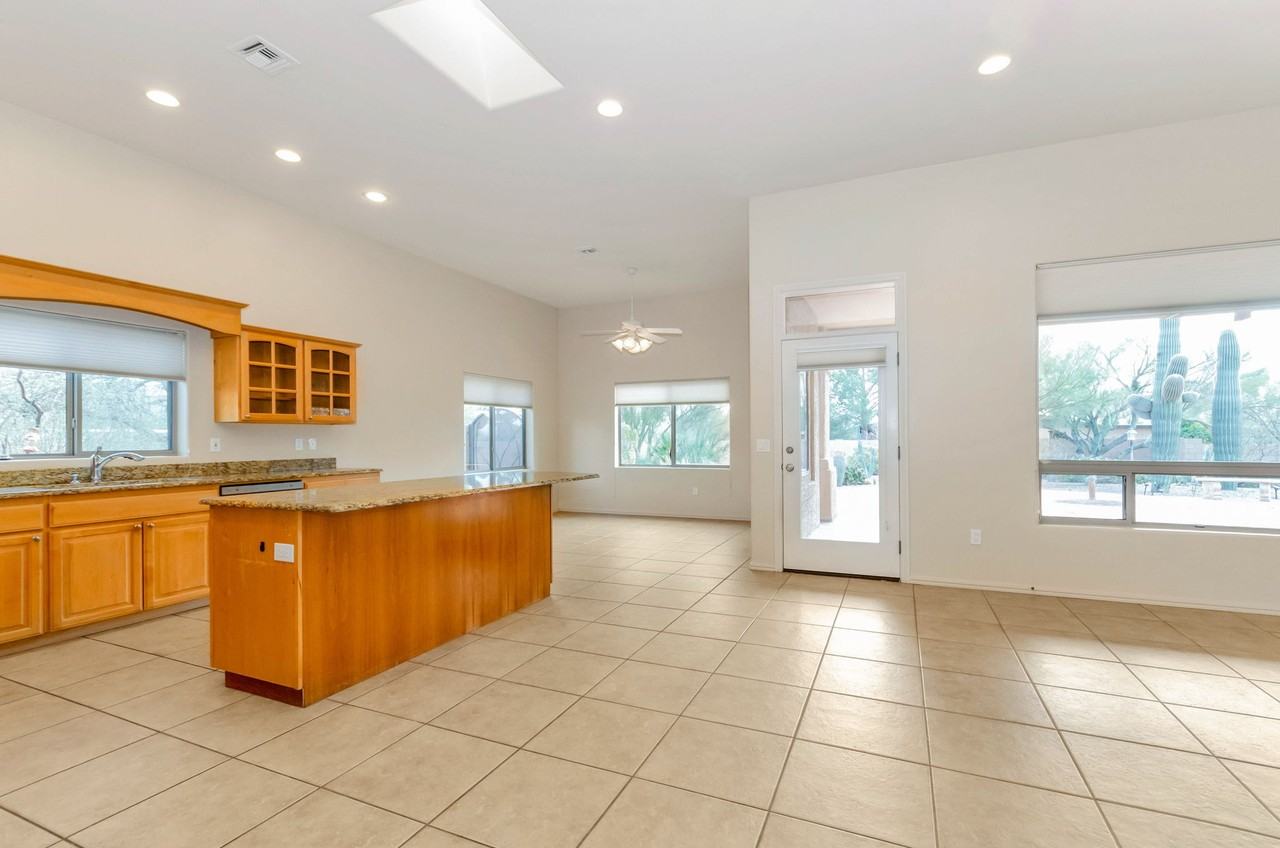 3723 W Camino Alto - Photo 5 of 25