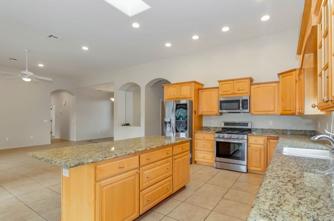 3723 W Camino Alto - Photo 7 of 25