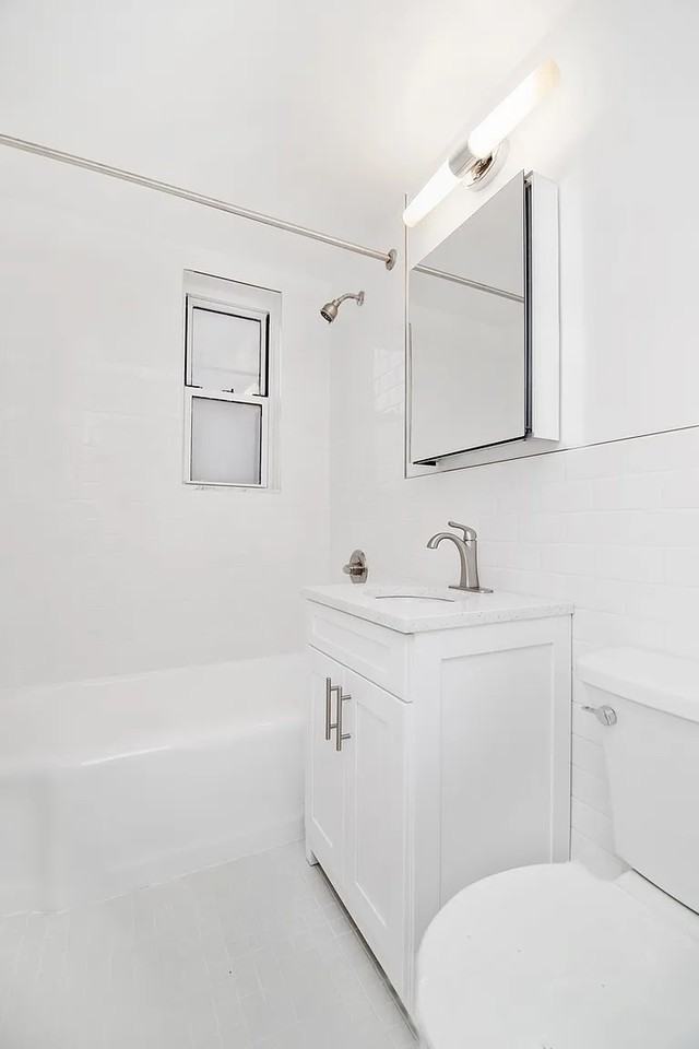 10533 66th Ave #1B - Photo 3 of 6