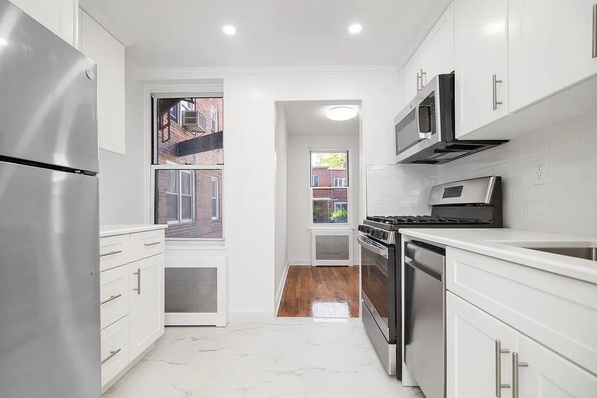 10533 66th Ave #1B - Photo 5 of 6