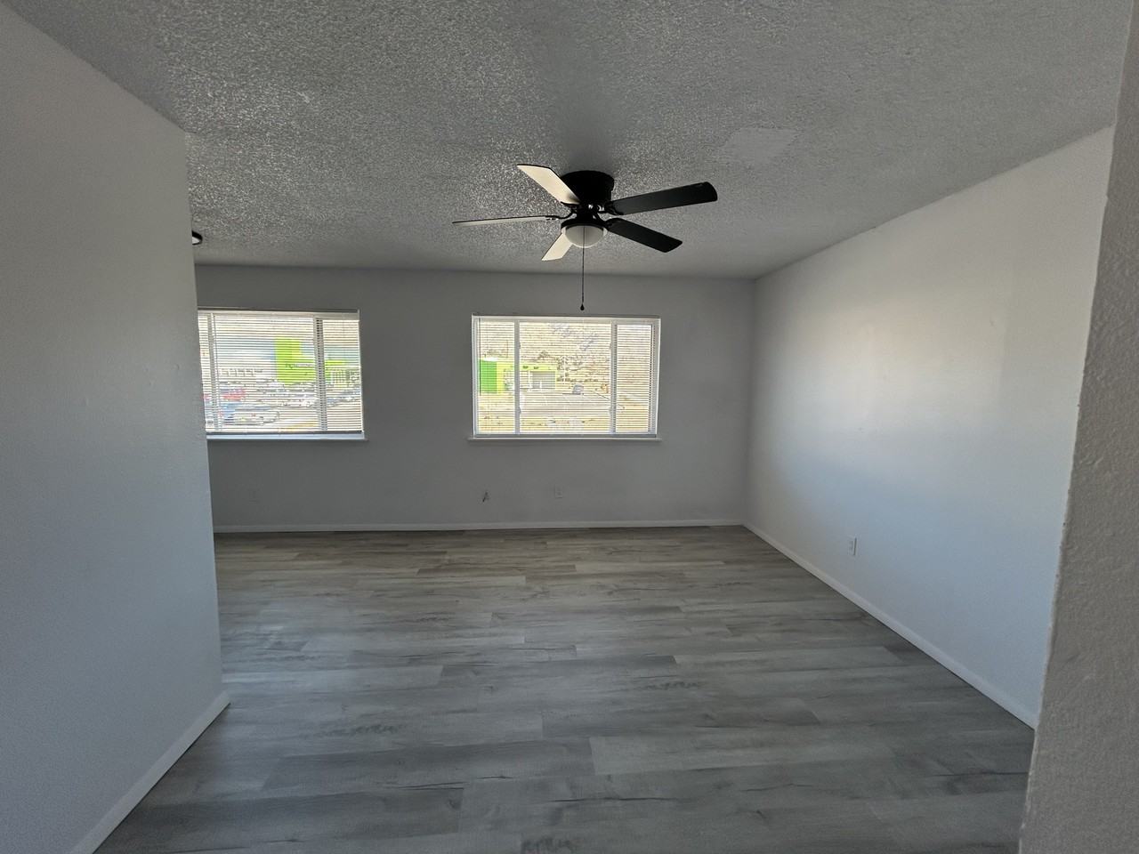 2801 Muriel St Ne - Photo 2 of 31