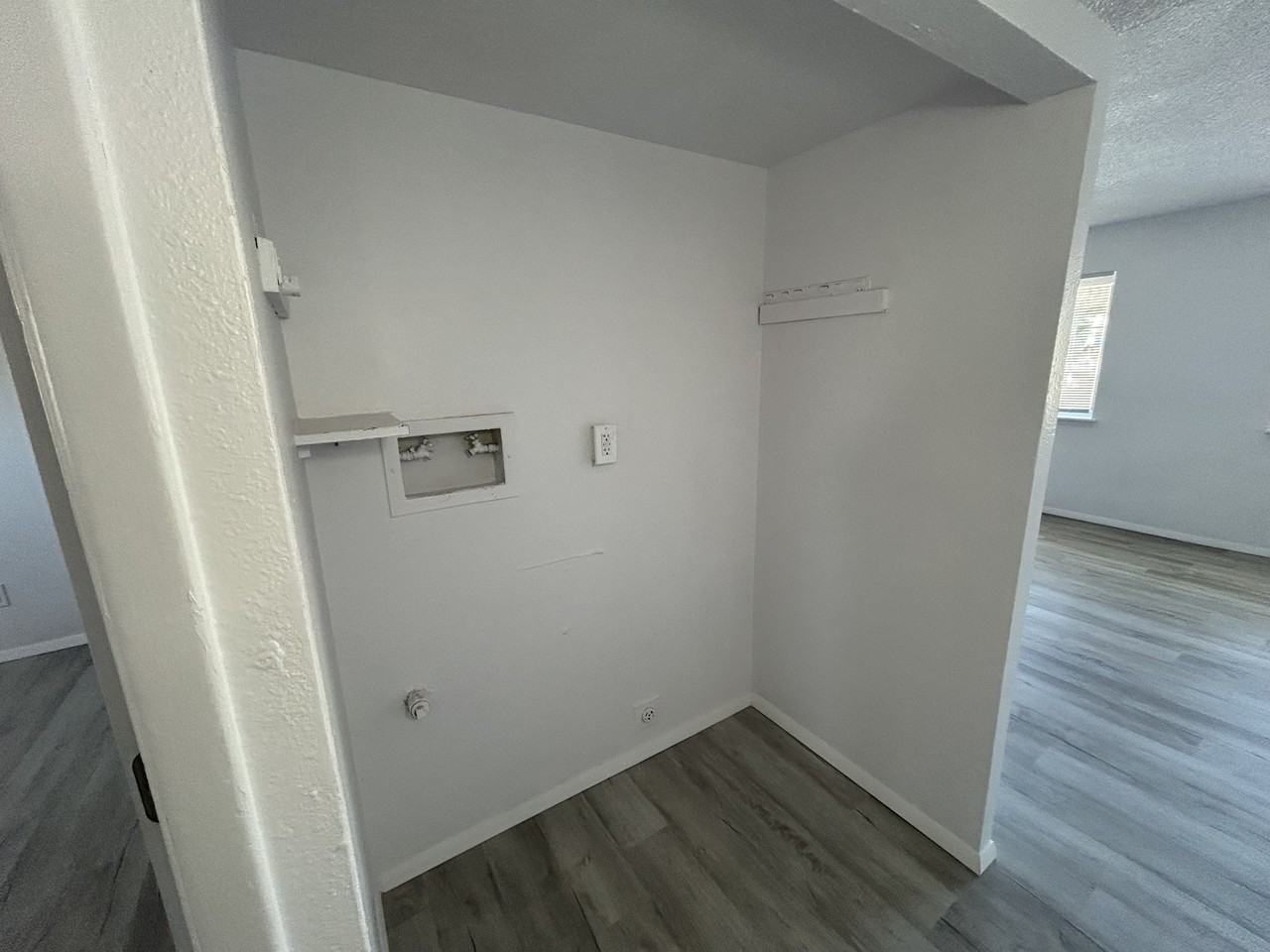 2801 Muriel St Ne - Photo 7 of 31