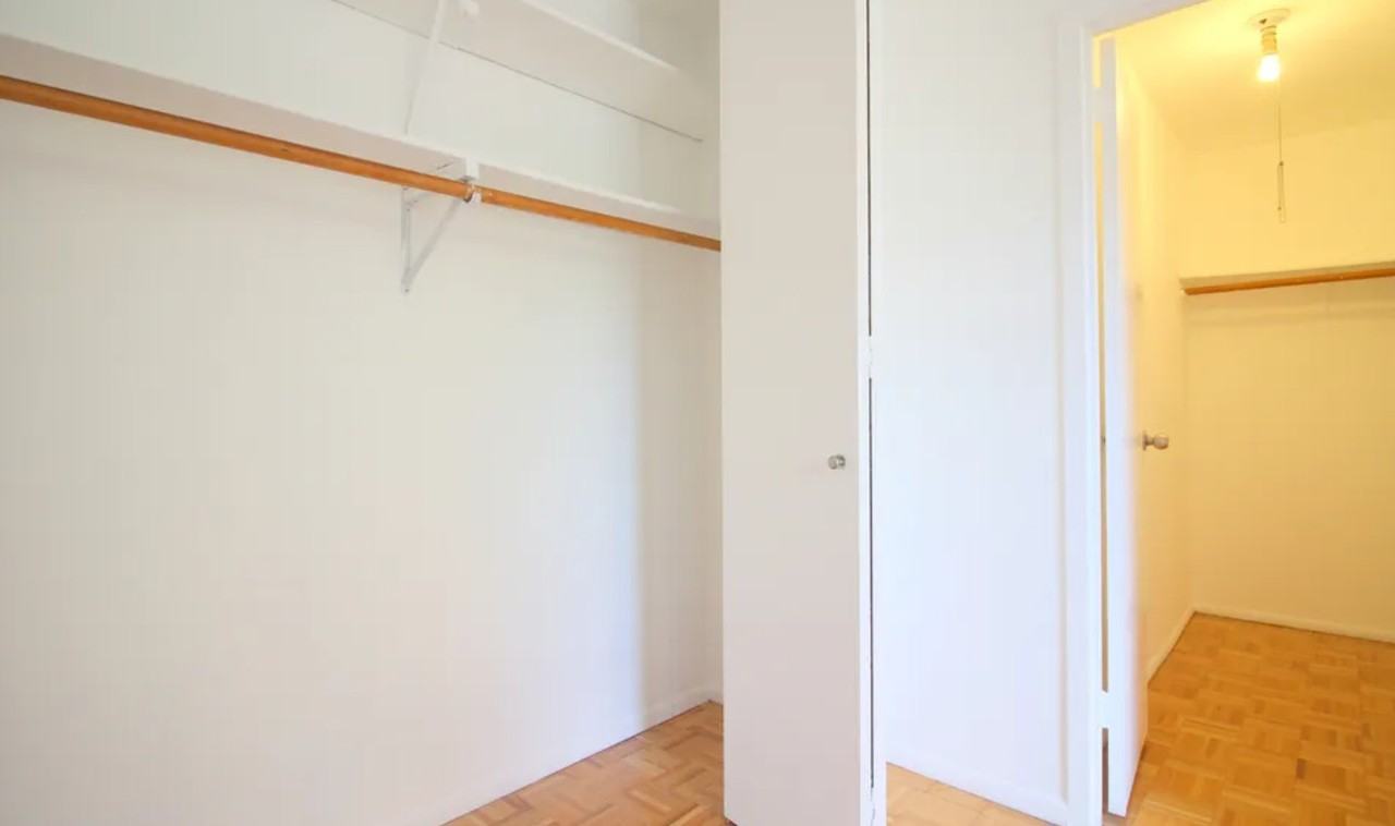 338 6th St - Photo 6 of 8