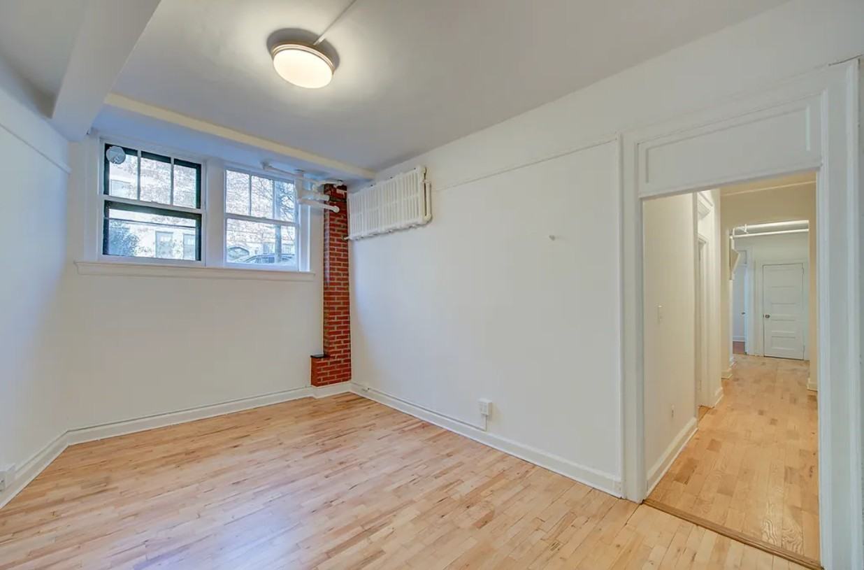 3547 80th St - Photo 3 of 10