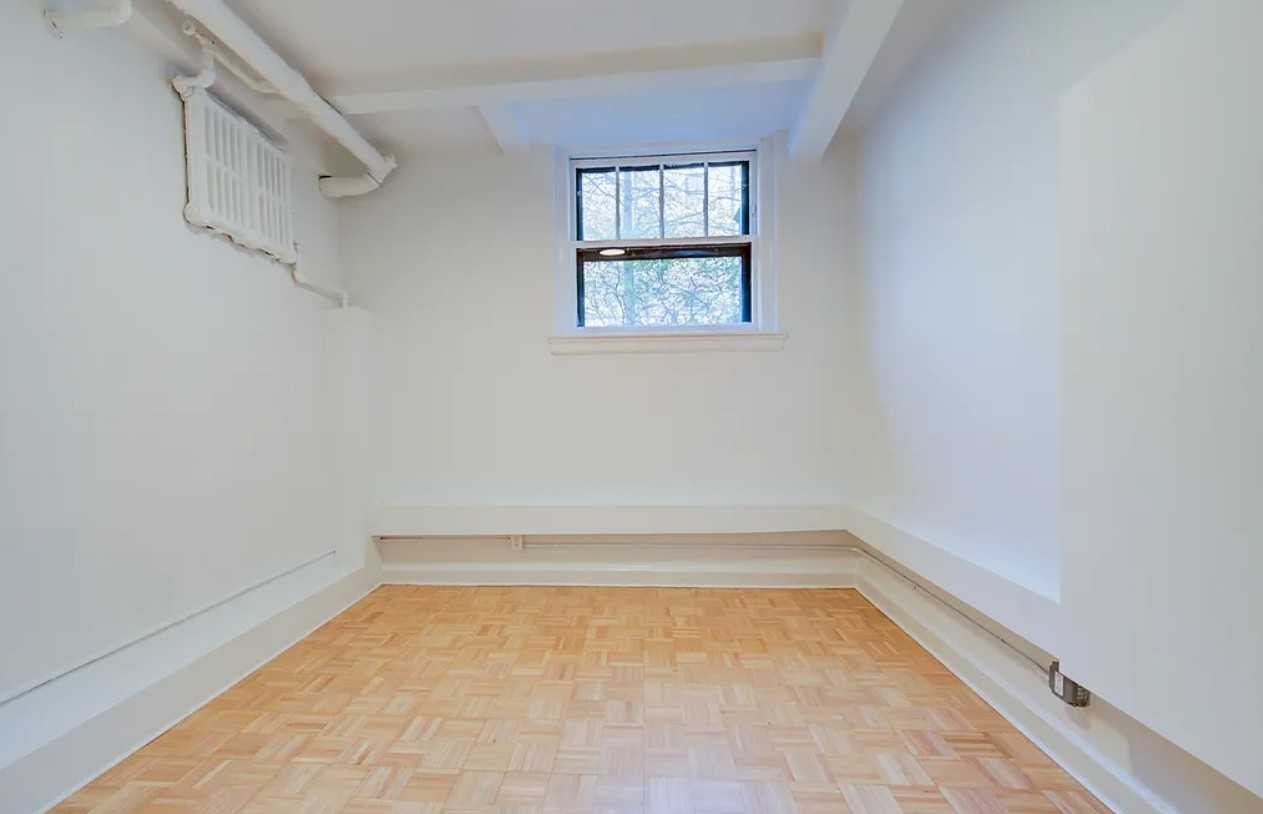 3547 80th St - Photo 4 of 10