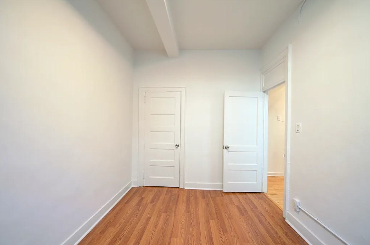 3547 80th St - Photo 6 of 10