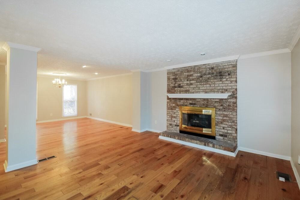 2671 Ashley Cir - Photo 5 of 25