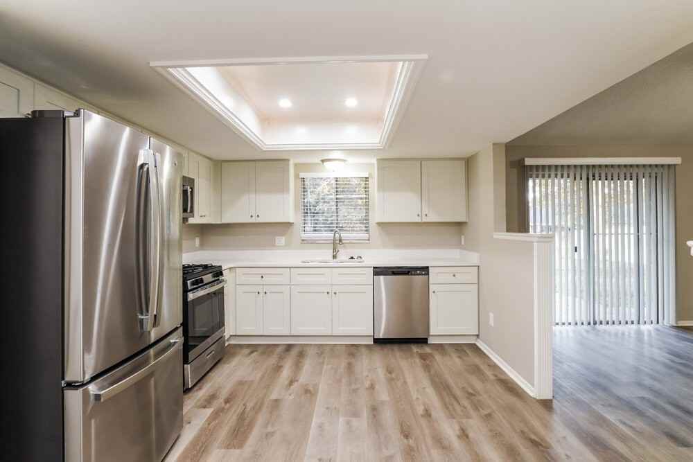 1304 Sterling Oaks Dr - Photo 5 of 17