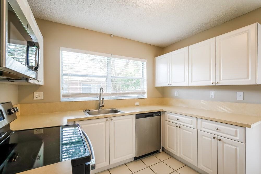 1230 Nw 192nd Ter - Photo 7 of 17