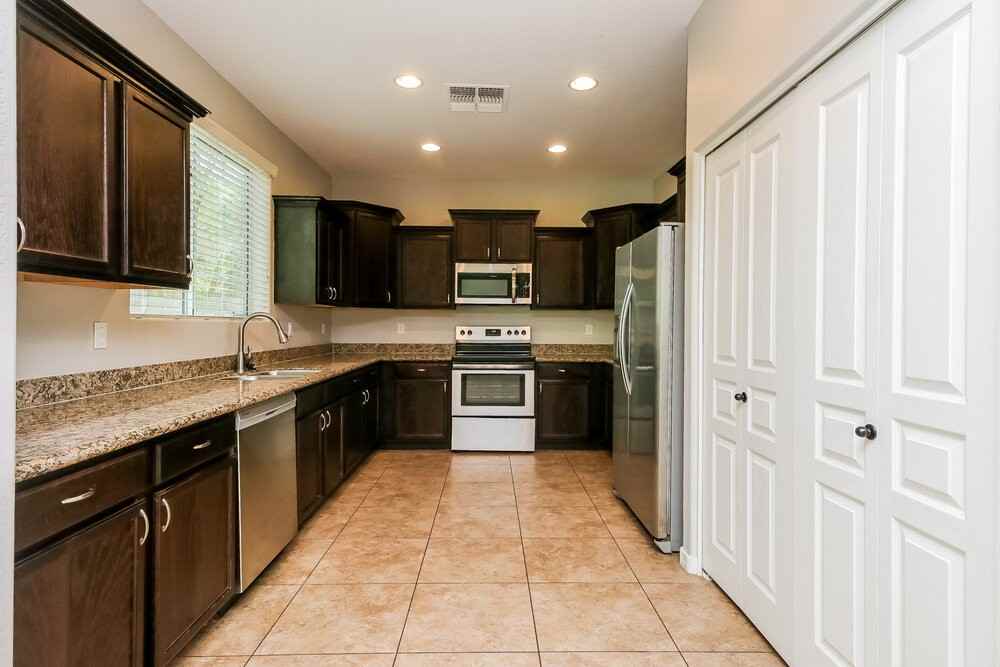 7509 S 27th Way - Photo 7 of 17