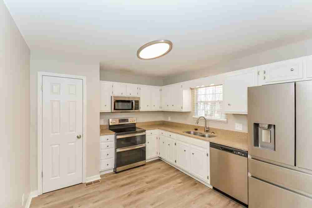 3336 Country Ridge Dr - Photo 5 of 17