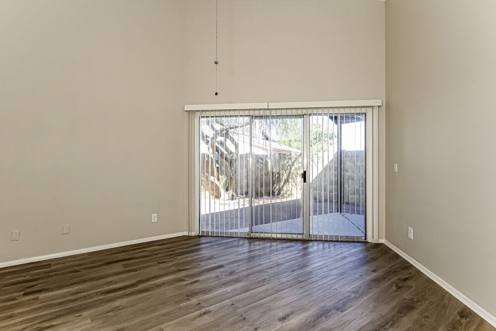 11324 N 82nd Ave - Photo 7 of 16