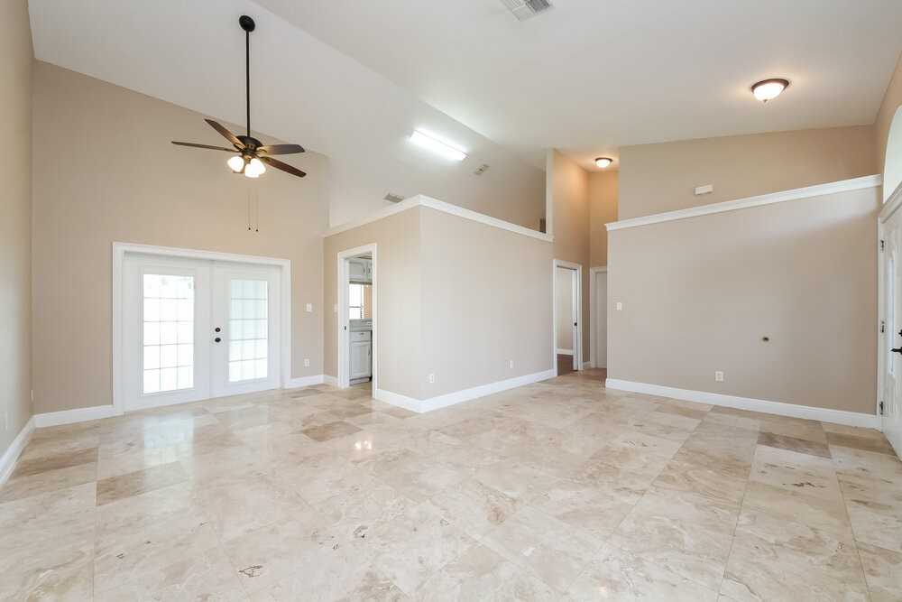 1633 Liggins Ave - Photo 2 of 15