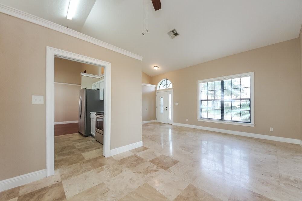 1633 Liggins Ave - Photo 3 of 15