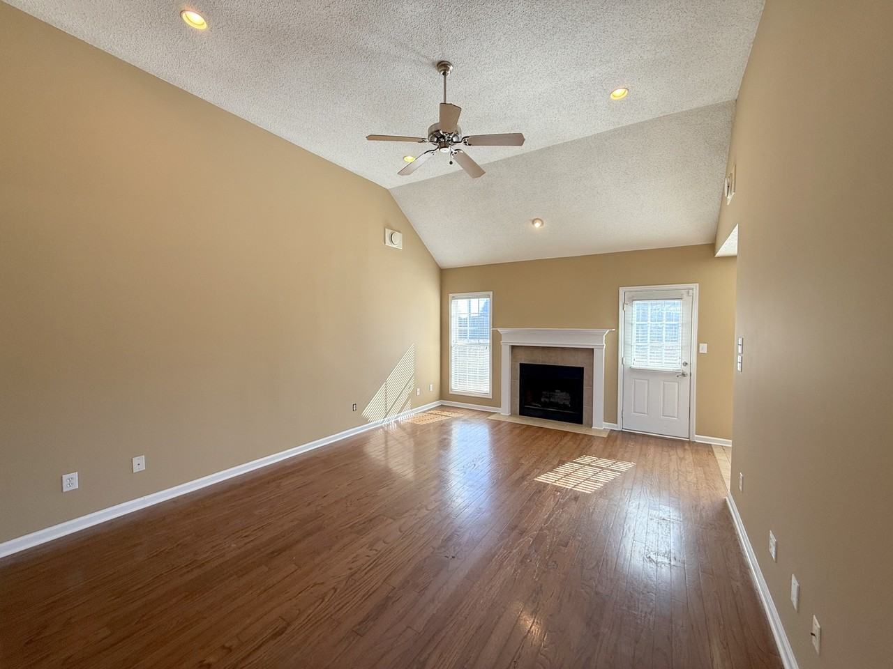 176 Timber Oak Rd #1 - Photo 5 of 46